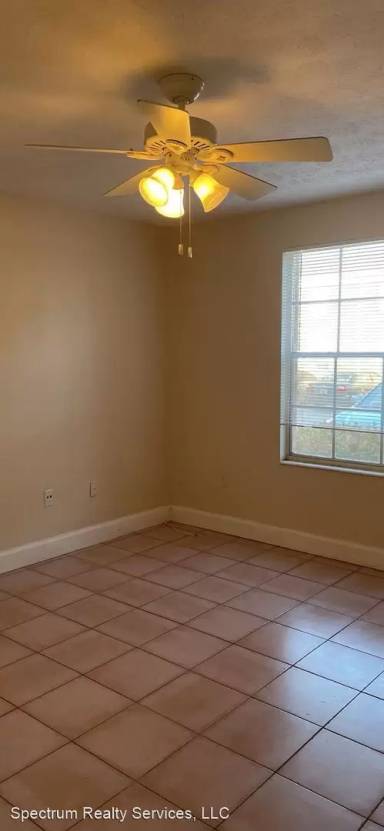 Main picture of Colonial Point Condominiums