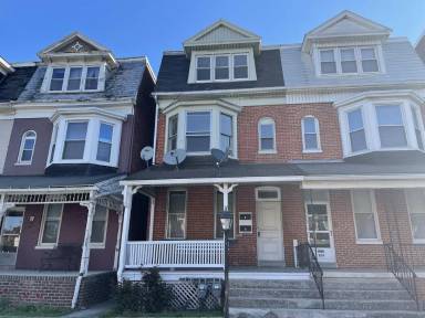 Main picture of 631 Roosevelt Ave