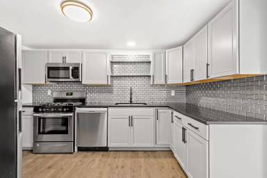 Main picture of 813 E 10th Ave