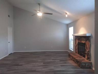 Main picture of 1915 Abshire Ln