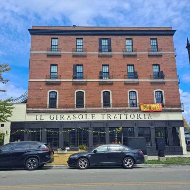 Main picture of 2700 N Western Ave