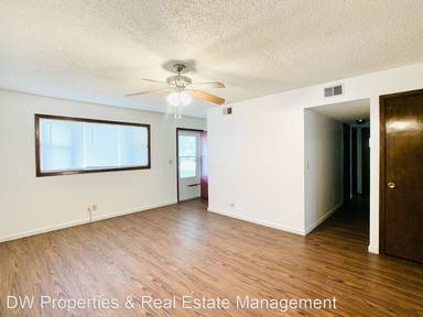Main picture of 1210 Middle Rd