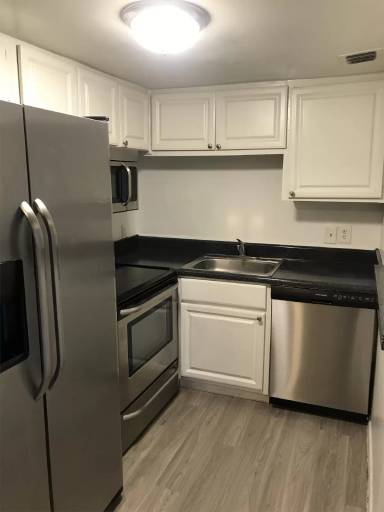 Main picture of Windmill Point Apartments