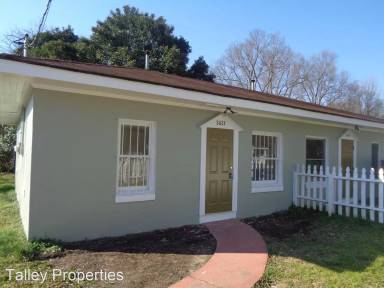 Main picture of 2625 Greenland Ave