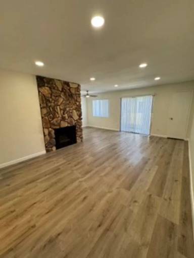 Main picture of 10255 Riverside Dr