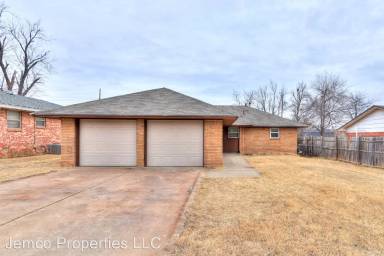 Main picture of 113 Larry Ave