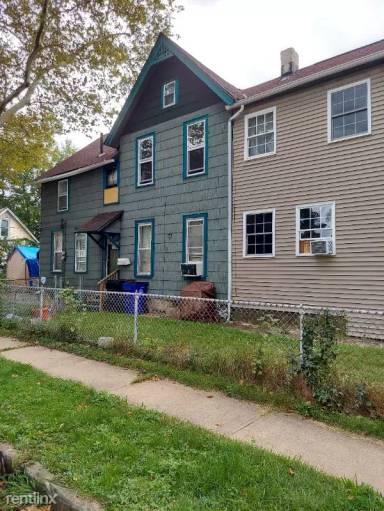 Main picture of 1607 E 49th St