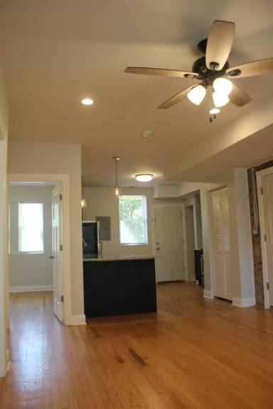 Main picture of 7401 S Wabash Ave