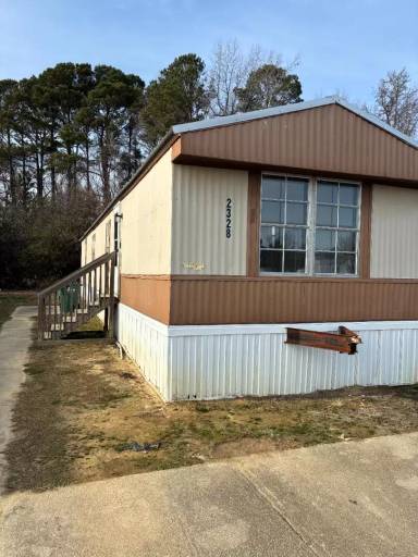 Main picture of 2328 Sandy Ridge Dr S