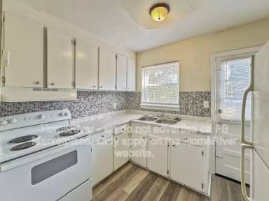 Main picture of 2413 Laurel St