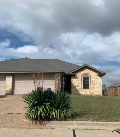 Main picture of 3001 Breton St