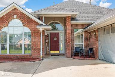 Main picture of 2319 Windsor Ct