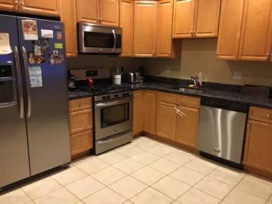 Main picture of 350 Bremen St