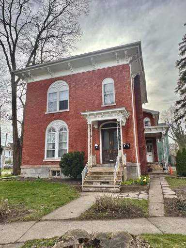 Main picture of 210 Locust St