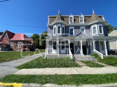Main picture of 110 N York St