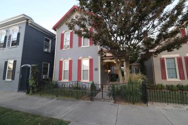 Main picture of 115 S 5th St