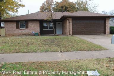 Main picture of 9412 NE 13th Pl