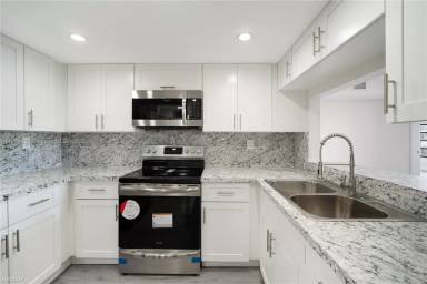 Main picture of KENLAND POINTE CONDO III