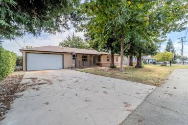 Main picture of 124 S Palora Ave