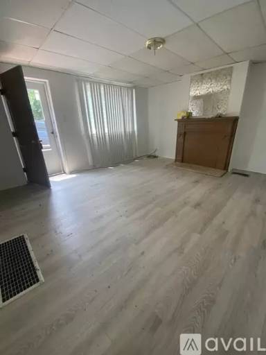 Main picture of 1405 West St