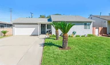Main picture of 1211 E Oak St