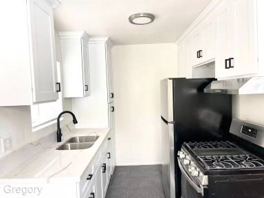 Main picture of 5840 Gregory Ave