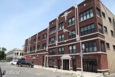 Main picture of 3253 W Lawrence Ave
