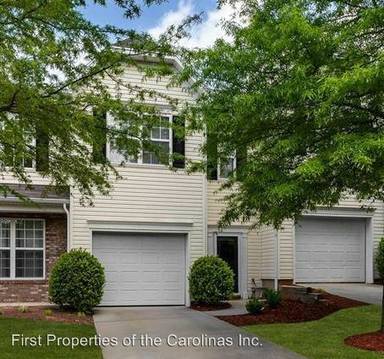 Main picture of 2149 Whispering Way