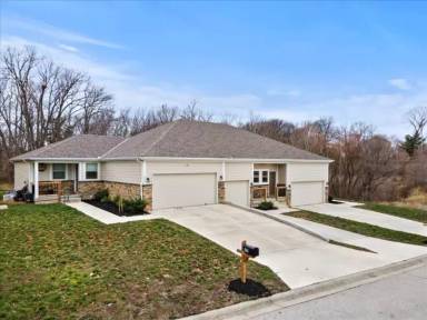Main picture of 608 N 74th St