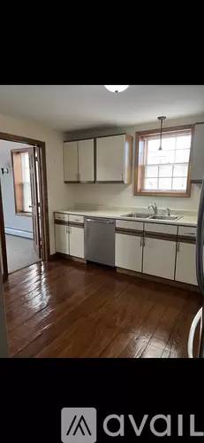 Main picture of 419 Falmouth Rd