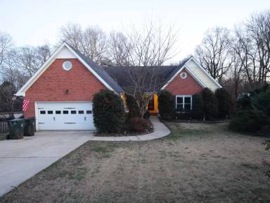 Main picture of 104 Victoria Dr