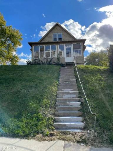 Main picture of 4663 Marcy St