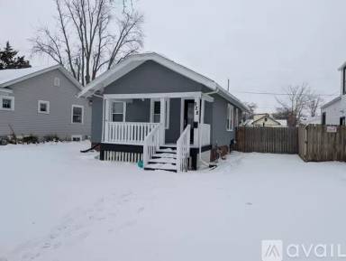 Main picture of 928 12th St NE