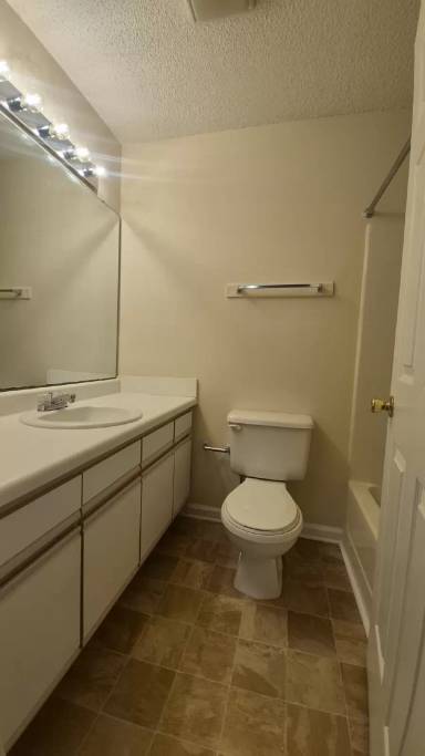 Main picture of 320 Brownlea Dr