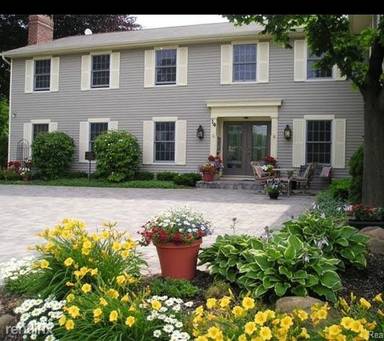 Main picture of 14 N Main St
