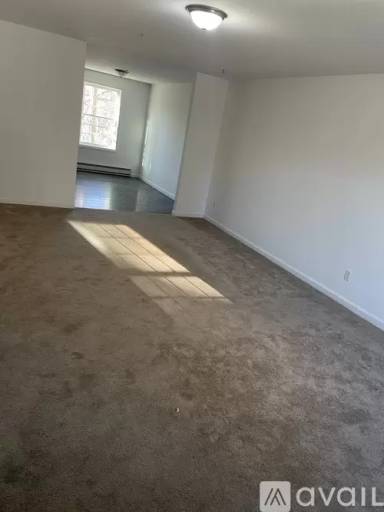 Main picture of 4 Grove St