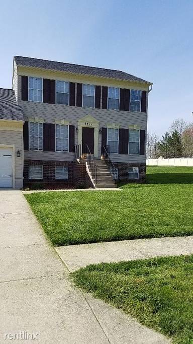 Main picture of 9811 Fox Run Dr