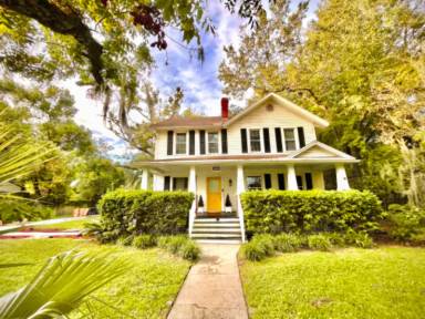 Main picture of 3431 Stanley St