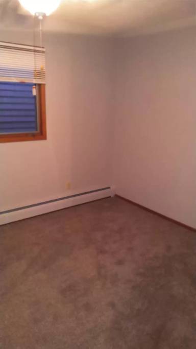 Main picture of 815 1/2 Broadway Ave N