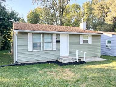 Main picture of 4725 E 18th St