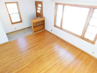 Main picture of 319 16th Ave N