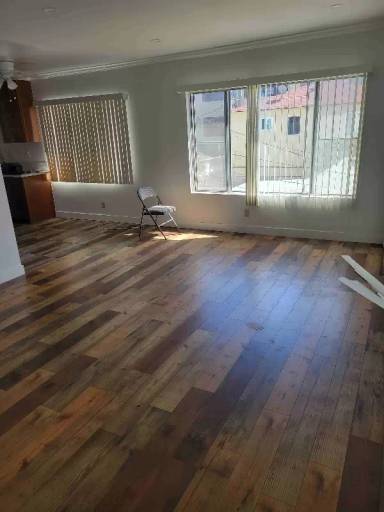 Main picture of 3744 Veteran Ave