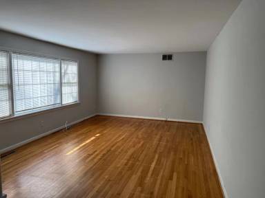 Main picture of 533 Kings Grant Rd
