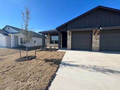 Main picture of 913 Switchgrass Dr