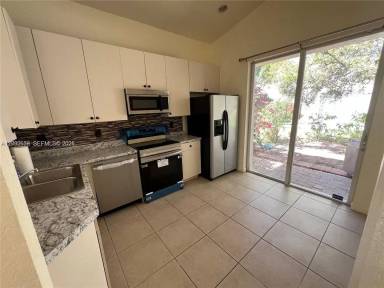 Main picture of 2240 Portofino Ave
