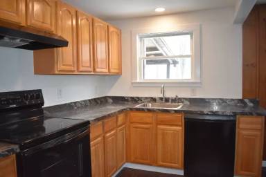 Main picture of 1008 Butler Pike