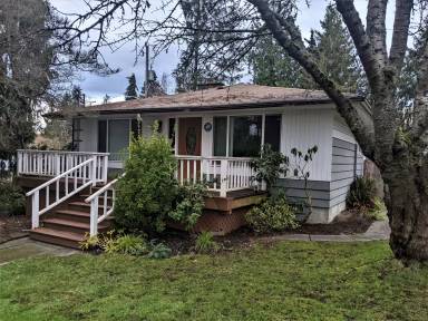 Main picture of 3602 NE 140th St