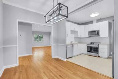 Main picture of 430 Lindbergh Dr NE