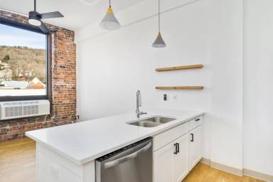 Main picture of 1831 W Michigan St