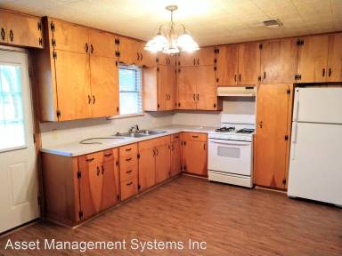 Main picture of 404 Meadow Dr